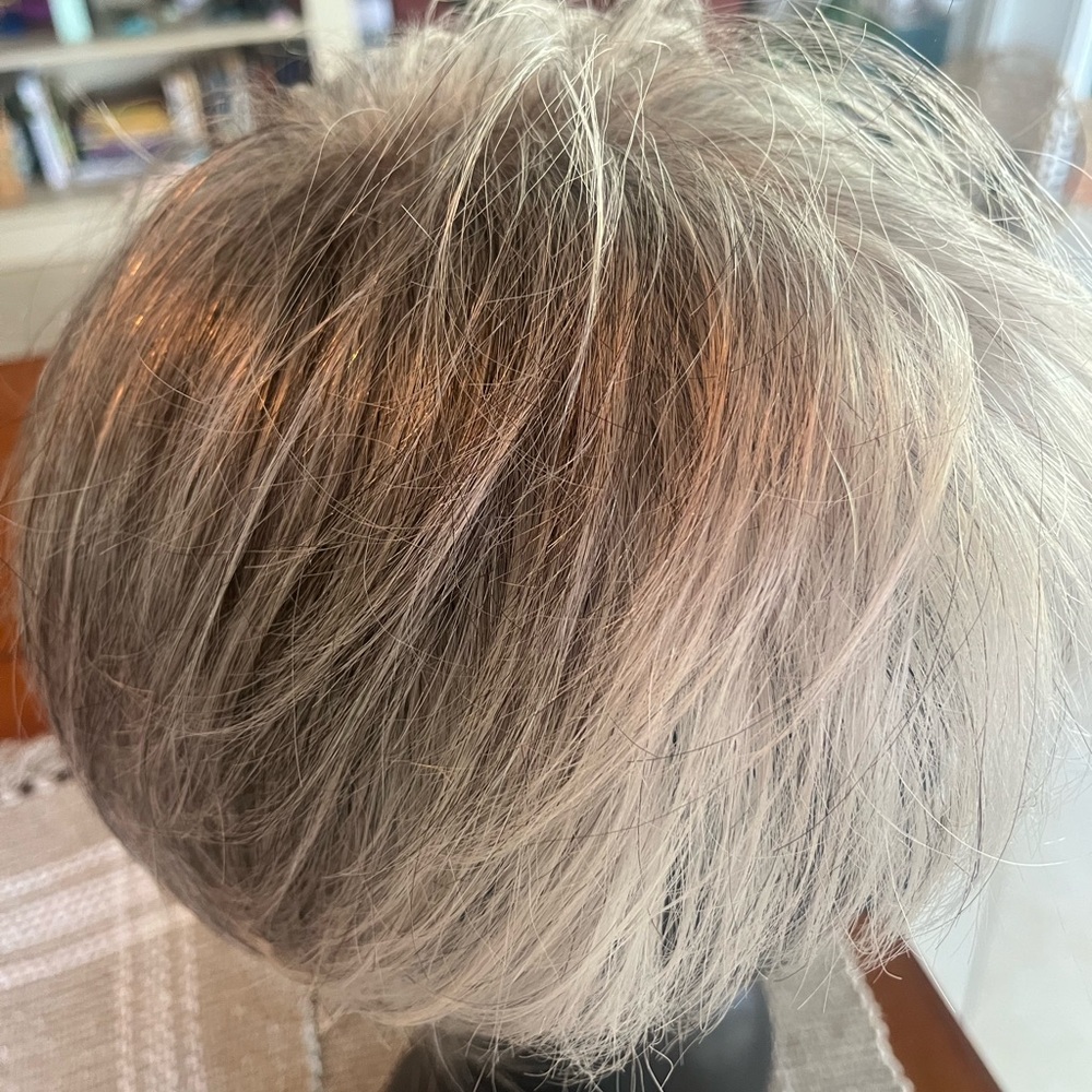 Freedom by Godiva’s Secrets adjustable Women's Wig / color MINX - Picture 7 of 14